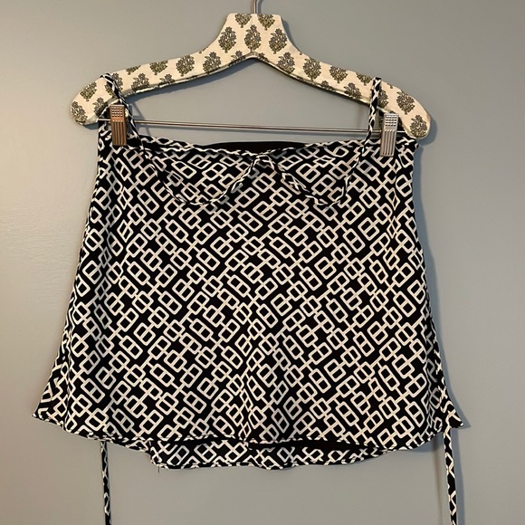 Set - Picture 2 of 3